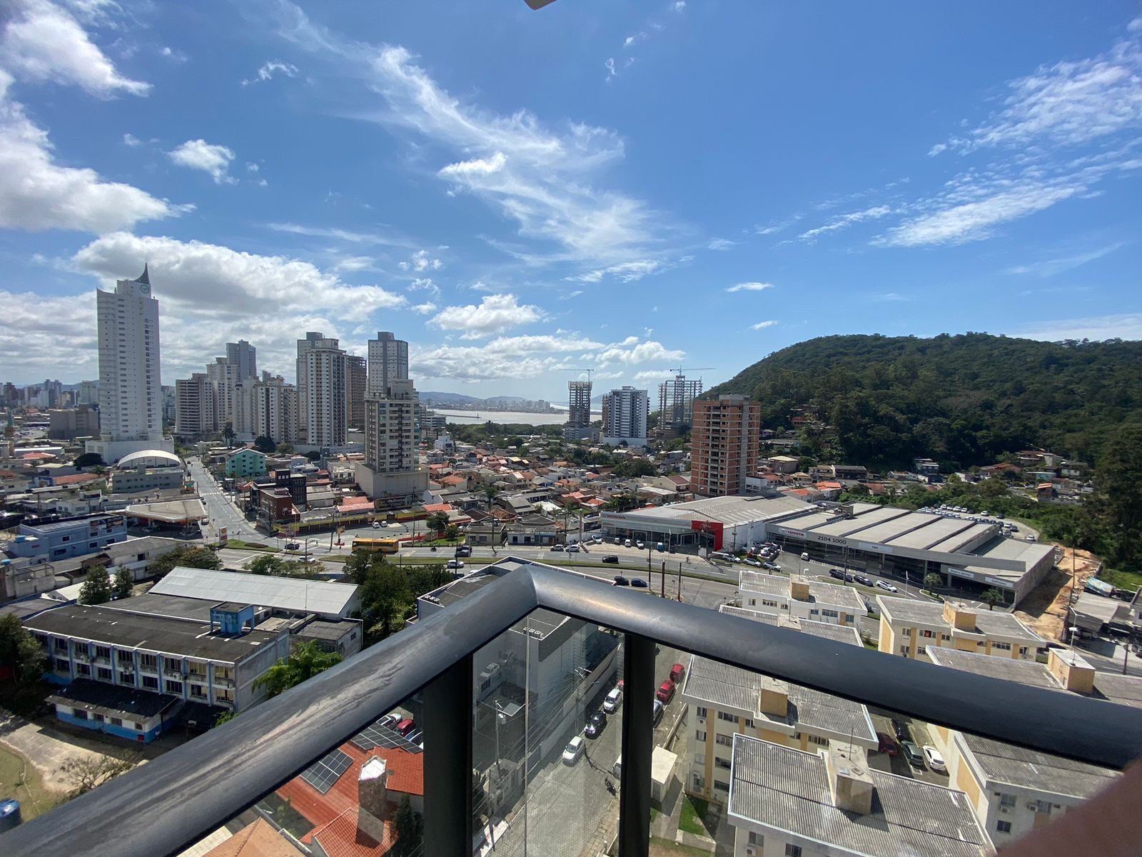 Apartamento para locação com vista e condomínio completo 1
