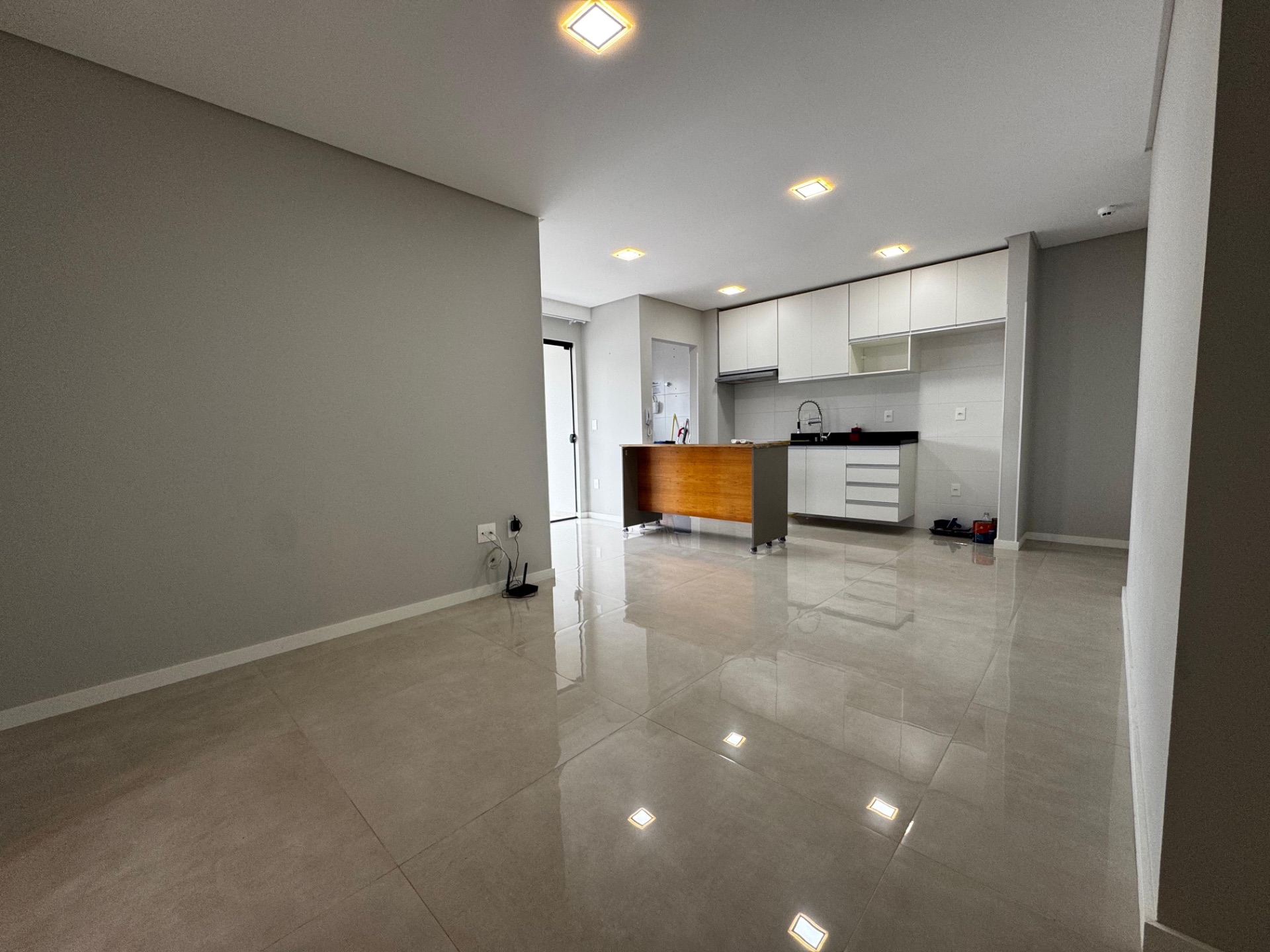 Apartamento para locação no Edifício Lago Moraine, em Itajaí 2