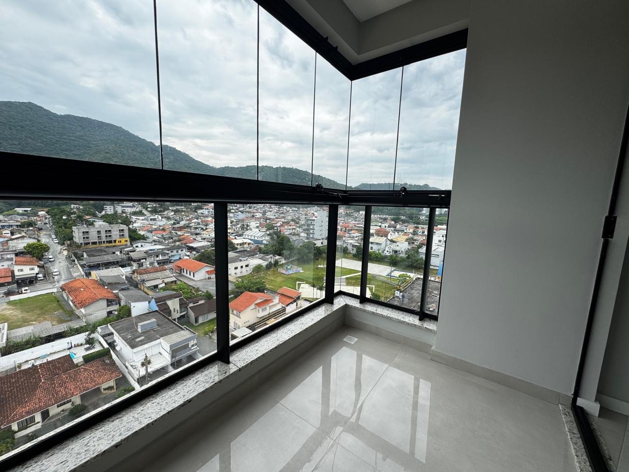 Apartamento para locação no Edifício Lago Moraine, em Itajaí 3