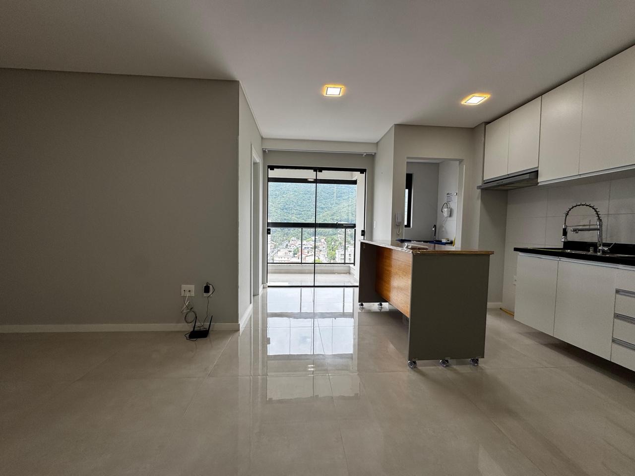 Apartamento para locação no Edifício Lago Moraine, em Itajaí 1