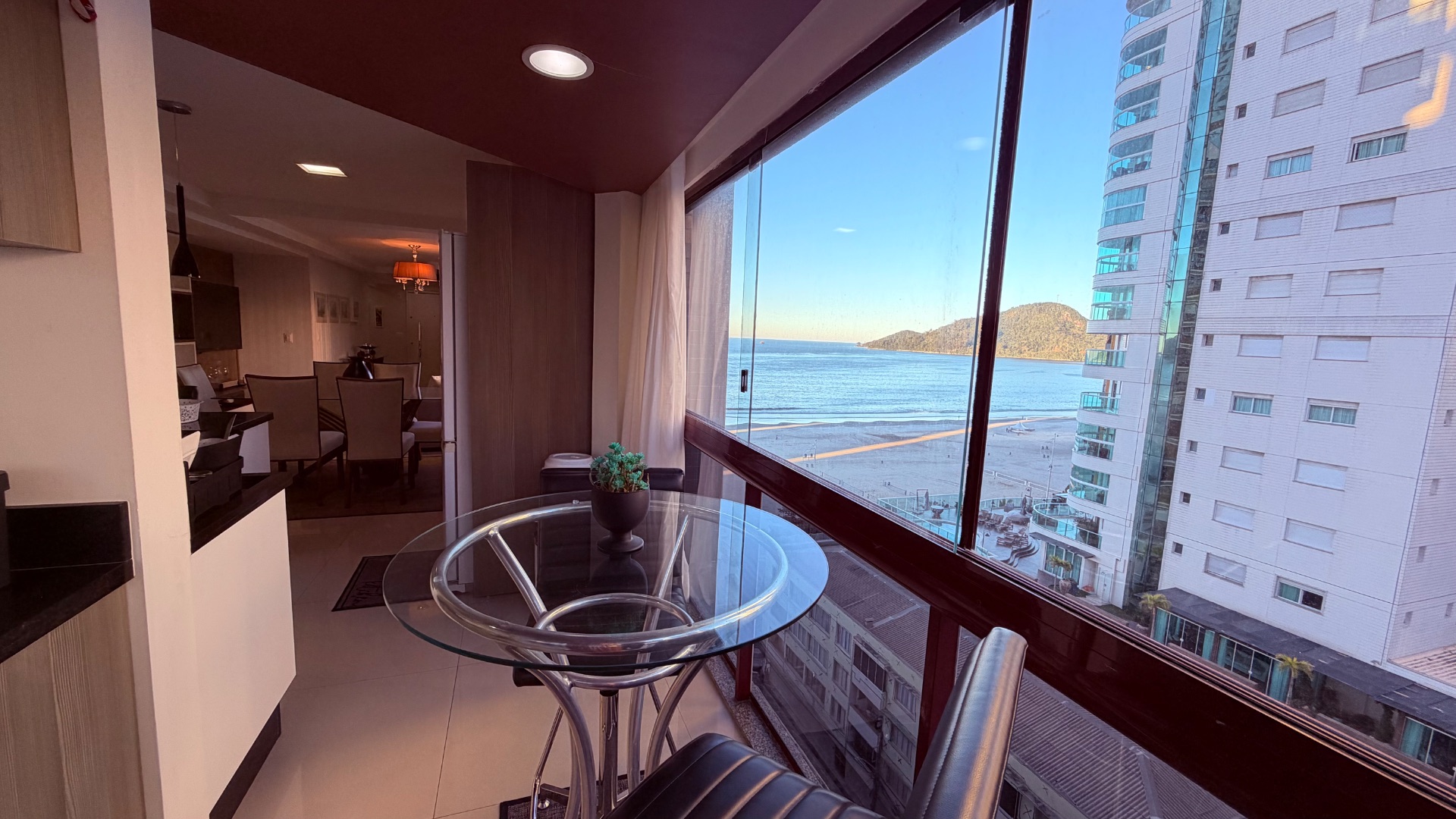 3 suites com vista mar em Balneário Camboriu 2